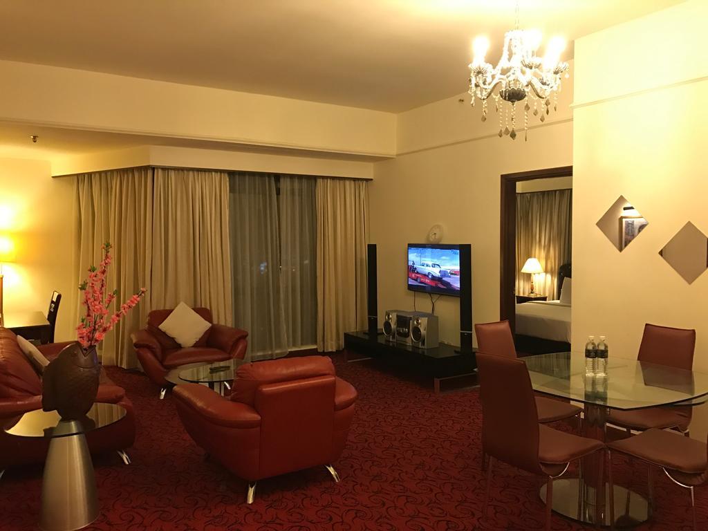 Luxy Service Suites At Times Square Kl 쿠알라룸푸르 외부 사진